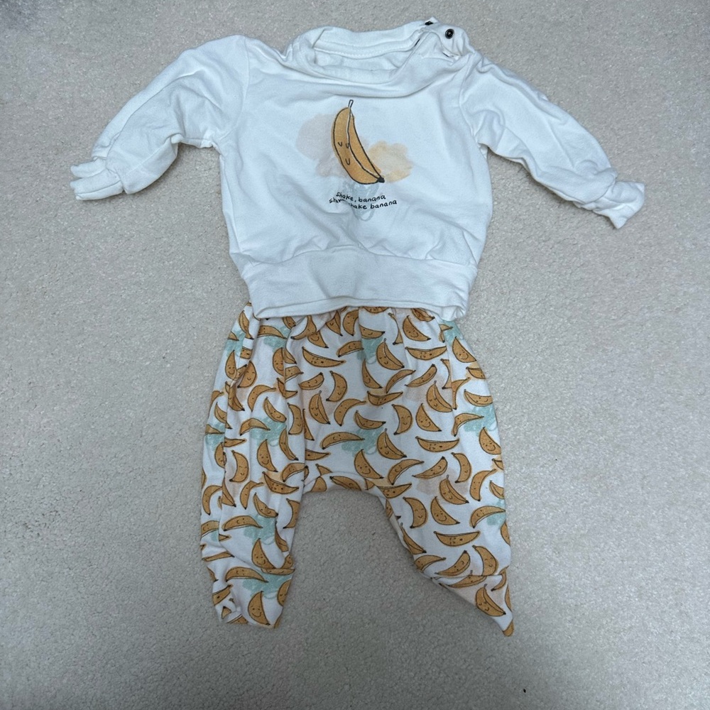 Adorable Banana Print Baby Outfit